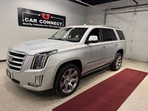 Used 2016 Cadillac Escalade Premium AWD/4WD image 2
