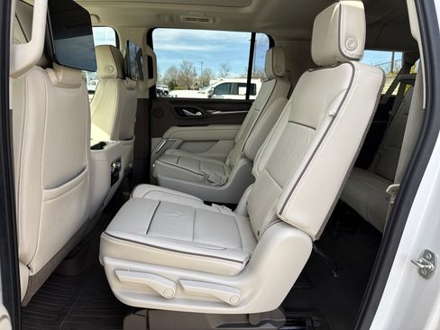 Used 2021 GMC Yukon XL Denali w/ Denali Premium Package image 34
