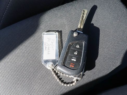 Used 2024 Toyota Corolla LE image 28