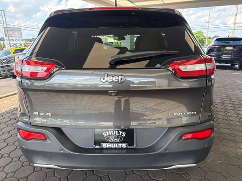 Used 2017 Jeep Cherokee Limited AWD/4WD image 7
