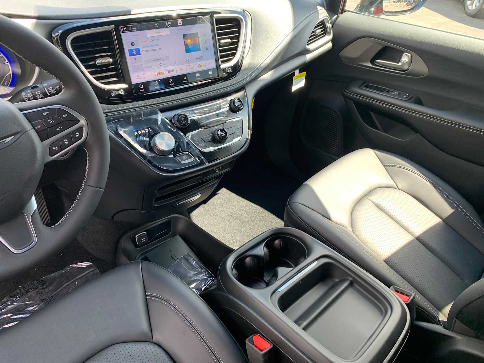 New 2027 Chrysler Pacifica Select FWD image 13