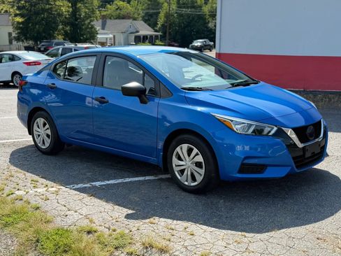 Used 2021 Nissan Versa S FWD image 3