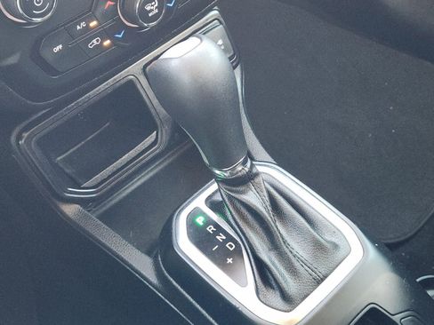 Used 2018 Jeep Renegade Latitude image 20