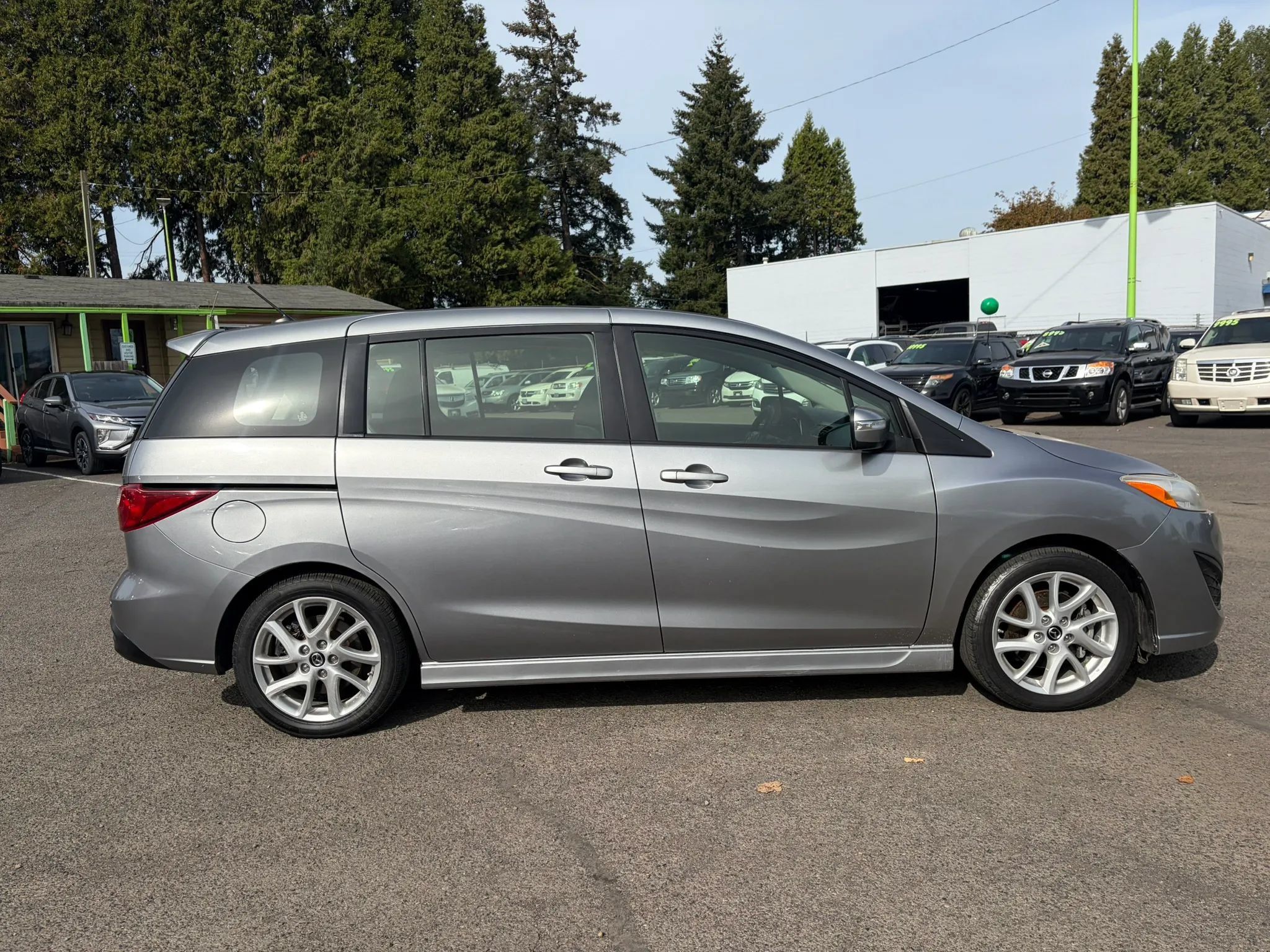 Used 2014 MAZDA MAZDA5 Touring FWD image 2