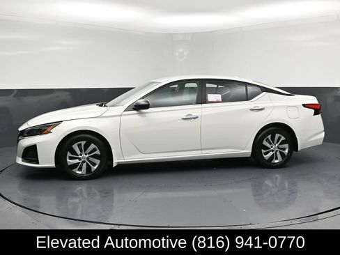 Used 2025 Nissan Altima 2.5 S FWD image 2