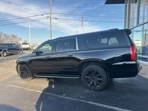 Used 2017 Chevrolet Suburban Premier image 11