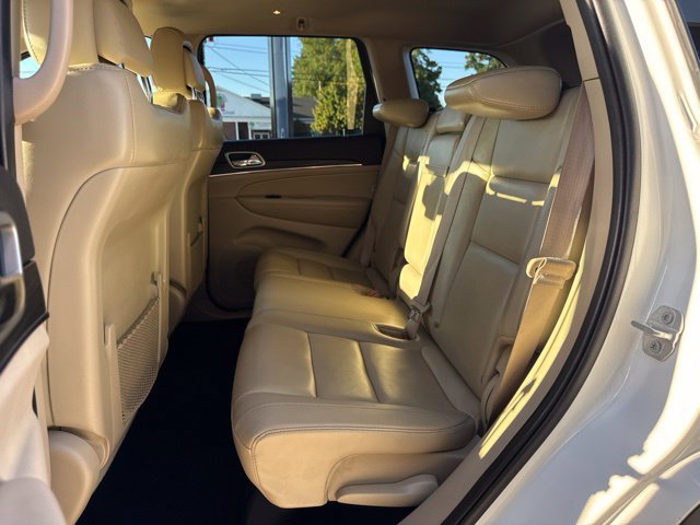 Used 2019 Jeep Grand Cherokee Limited AWD/4WD image 14