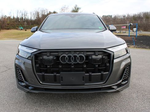 Certified 2025 Audi Q7 2.0T Premium Plus image 4