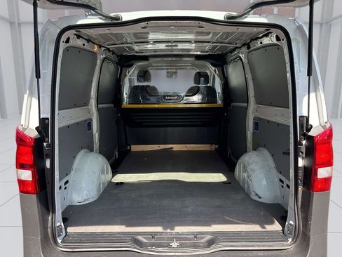 Used 2022 Mercedes-Benz Metris image 13