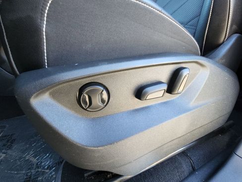 Used 2024 Volkswagen Atlas SE image 14