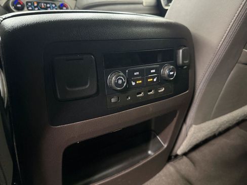 Used 2019 GMC Yukon XL Denali w/ Denali Ultimate Package AWD/4WD image 28