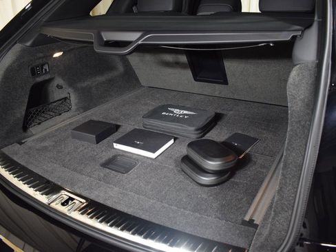 New 2024 Bentley Bentayga Extended Wheelbase image 49