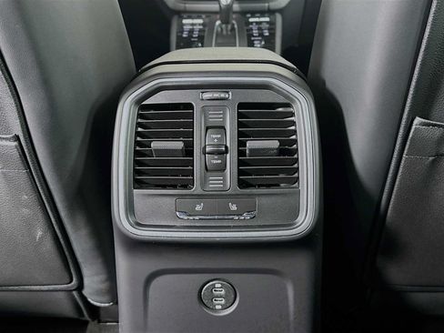 Certified 2026 Porsche Macan AWD/4WD image 26
