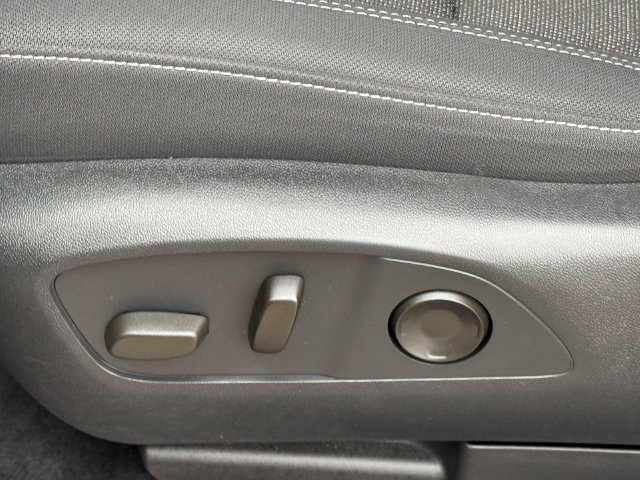 Used 2024 Chevrolet Traverse LT FWD image 7