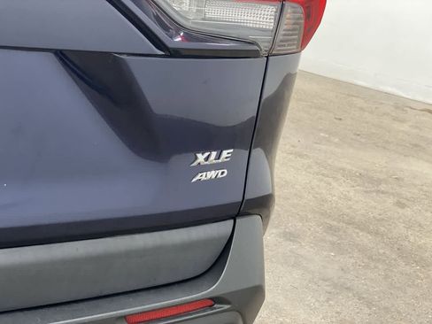 Used 2021 Toyota RAV4 XLE image 11