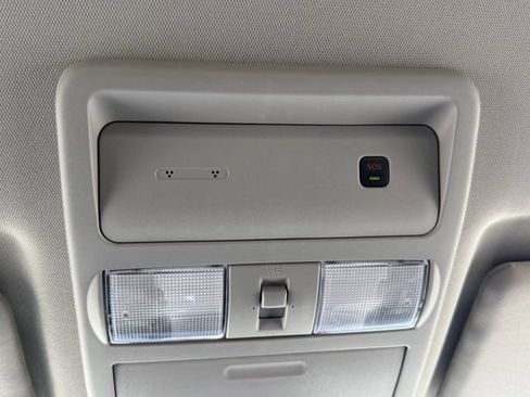 Used 2025 Nissan Frontier SV w/ Tow Package RWD image 19