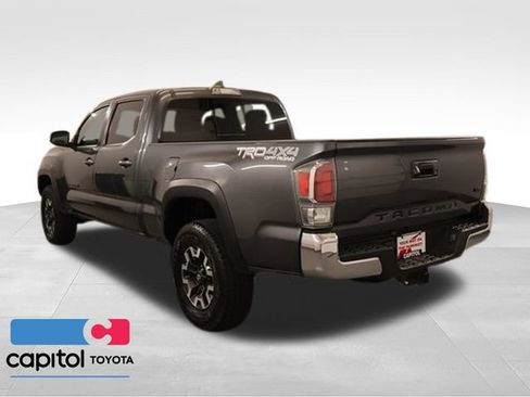 Certified 2022 Toyota Tacoma TRD Off-Road AWD/4WD image 5