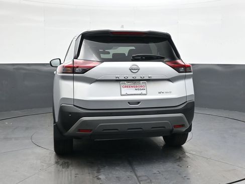 Used 2023 Nissan Rogue SV image 5