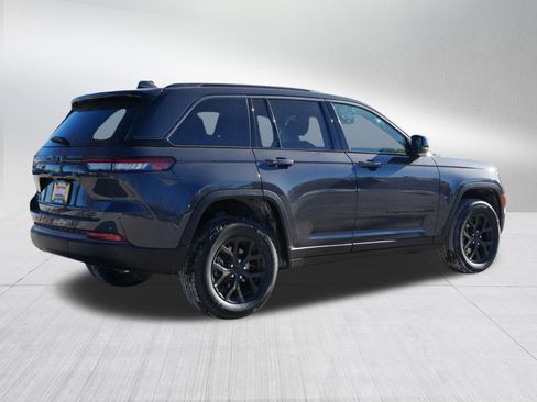 New 2026 Jeep Grand Cherokee Altitude image 7