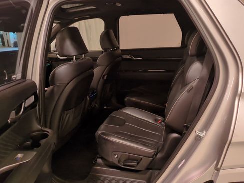 Used 2023 Hyundai Palisade Calligraphy image 16