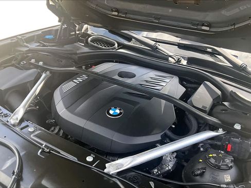 Used 2024 BMW 740i w/ Executive Package RWD image 31