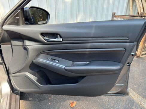 Used 2022 Nissan Altima 2.5 SR w/ Midnight Edition Package FWD image 37
