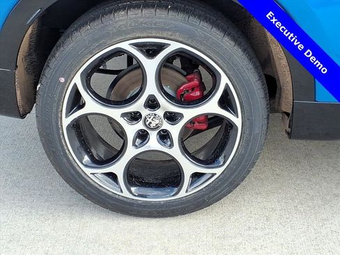 New 2025 Alfa Romeo Tonale Veloce w/ Premium Package image 6