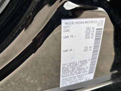 Used 2025 Nissan Altima 2.5 SV FWD image 30