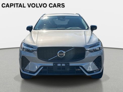 Certified 2025 Volvo XC60 B5 Plus image 2