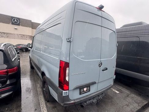 Used 2024 Mercedes-Benz Sprinter 2500 image 15