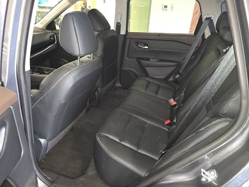 Used 2023 Nissan Rogue SL w/ SL Premium Package image 8