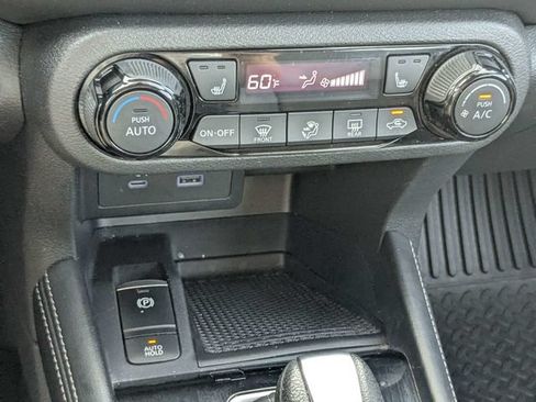 Used 2023 Nissan Kicks SR w/ SR Premium Package FWD image 22