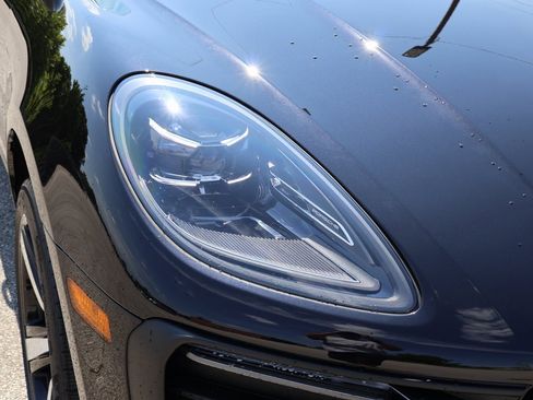 New 2025 Porsche Macan image 14