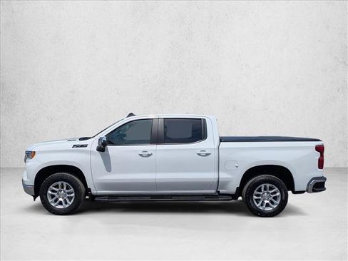 Used 2024 Chevrolet Silverado 1500 LT w/ Z71 Off-Road Package AWD/4WD image 9