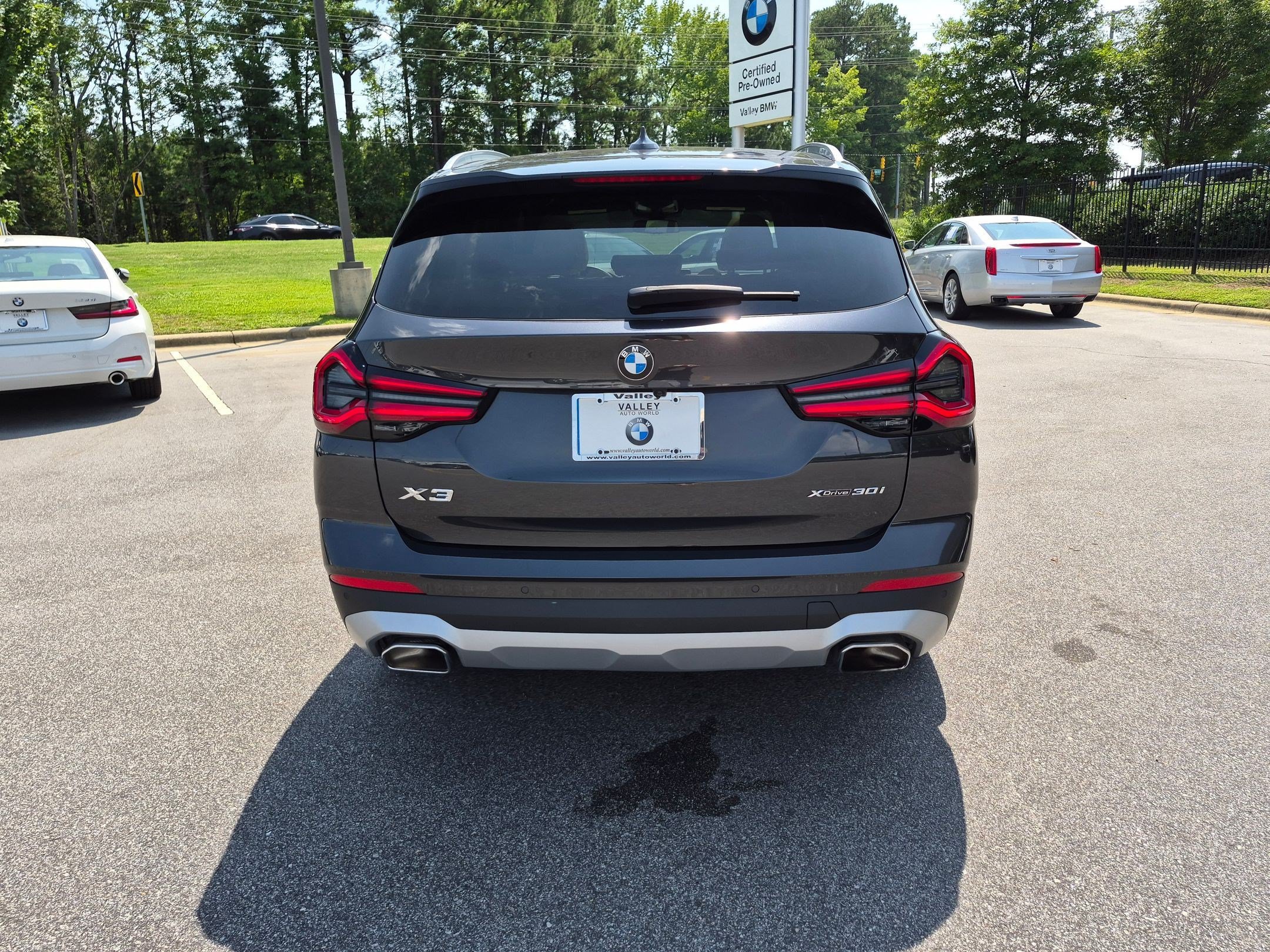Used 2024 BMW X3 xDrive30i w/ Premium Package w/ZPA AWD/4WD image 4