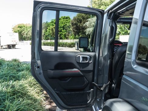 Used 2021 Jeep Wrangler Unlimited Rubicon AWD/4WD image 33