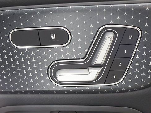 Used 2025 Mercedes-Benz GLA 250 4MATIC image 38