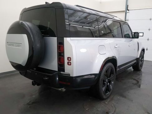 Used 2024 Land Rover Defender 130 X-Dynamic SE AWD/4WD image 3