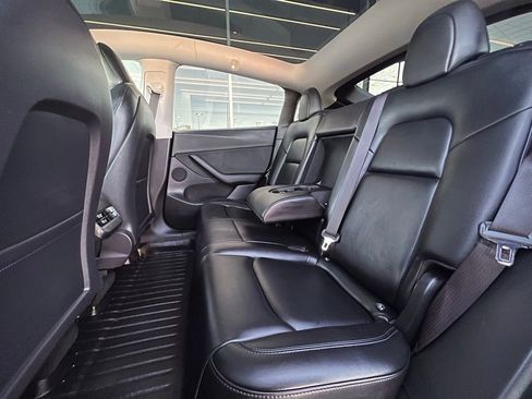 Used 2021 Tesla Model Y Long Range image 13