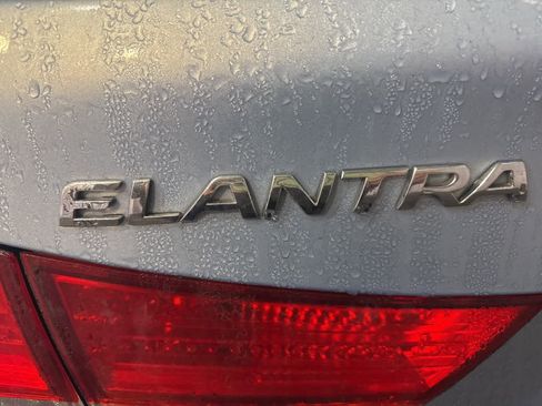 Used 2013 Hyundai Elantra Limited w/ Technology Pkg image 9