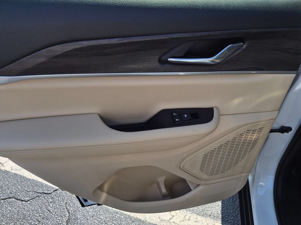 Certified 2025 Jeep Grand Cherokee Limited AWD/4WD image 24