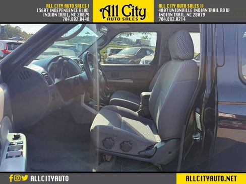 Used 2003 Nissan Frontier SE RWD image 18