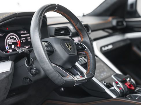 Used 2020 Lamborghini Urus AWD/4WD image 31