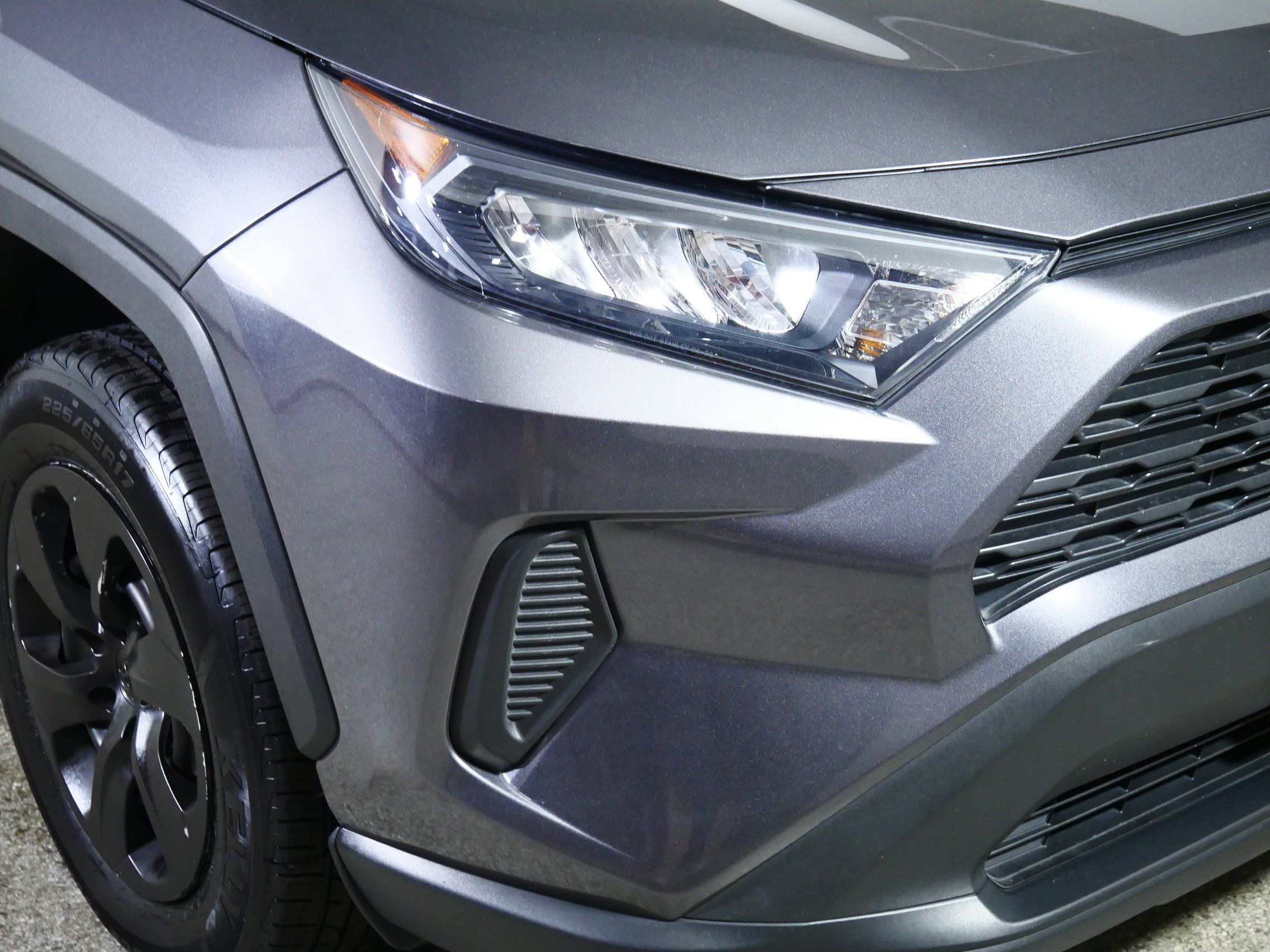 Used 2022 Toyota RAV4 LE AWD/4WD image 16