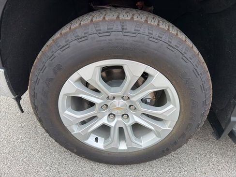 Used 2024 Chevrolet Silverado 1500 LTZ AWD/4WD image 11