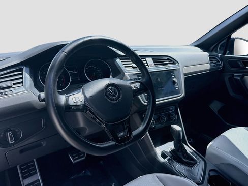Used 2021 Volkswagen Tiguan SE R-Line FWD image 9