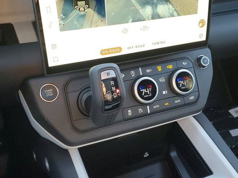 Used 2026 Land Rover Defender 110 X-Dynamic SE image 23