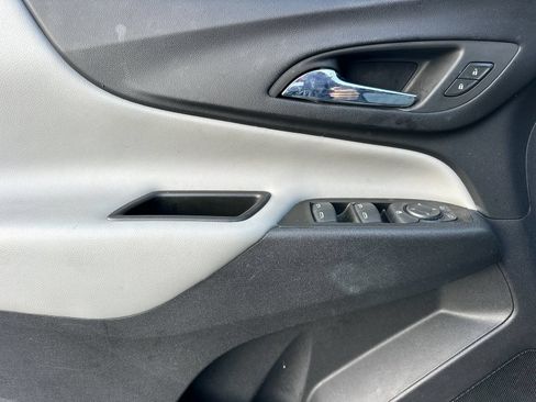 Used 2022 Chevrolet Equinox LT FWD image 11