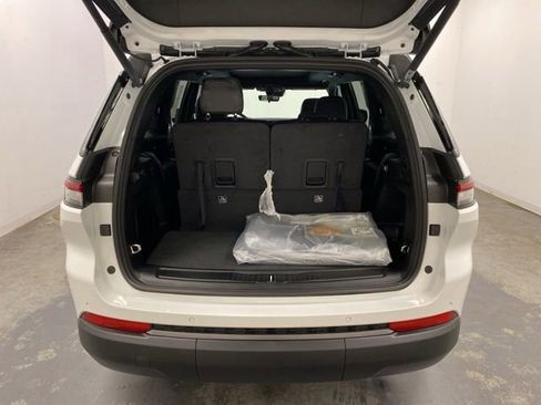 New 2026 Jeep Grand Cherokee L Limited AWD/4WD image 28