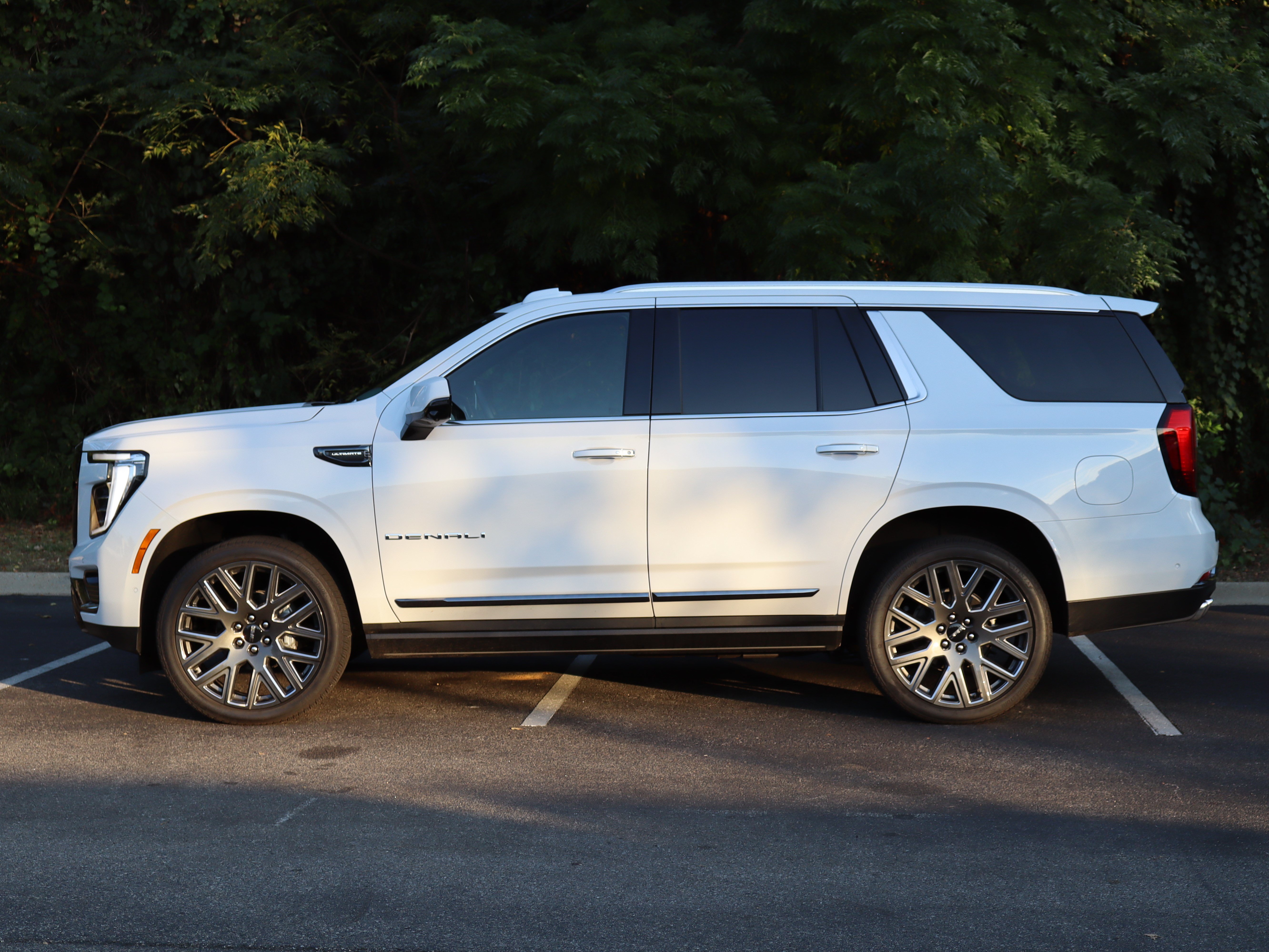 Used 2026 GMC Yukon Denali Ultimate AWD/4WD image 6